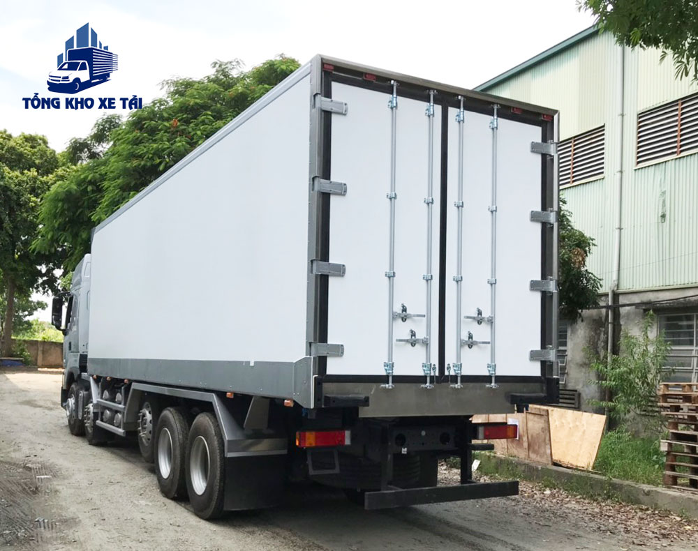 xe tải thùng đông lạnh Chenglong H7 5 giò